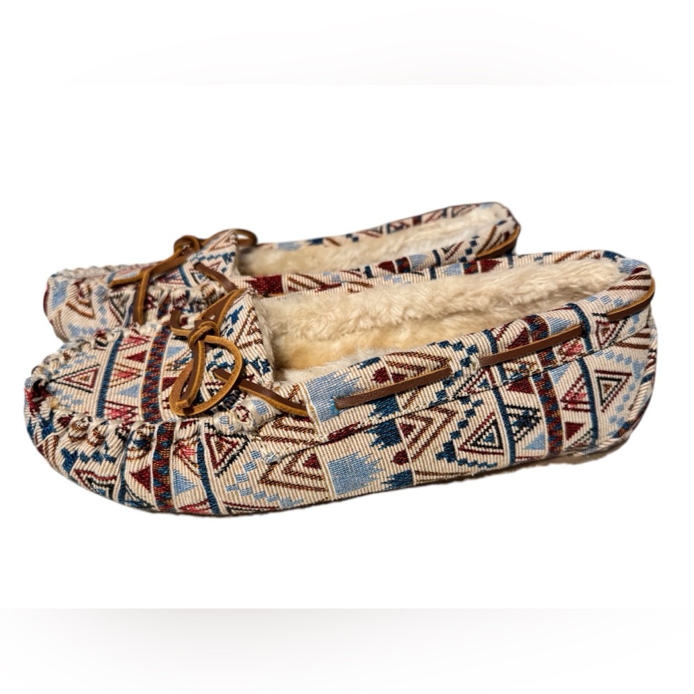 Minnetonka Women’s Cally Moccasins in cream mosaic - 7